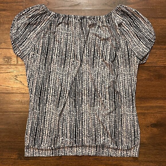 Stretch Short Sleeve Printed Blouse - Picture 4 of 8